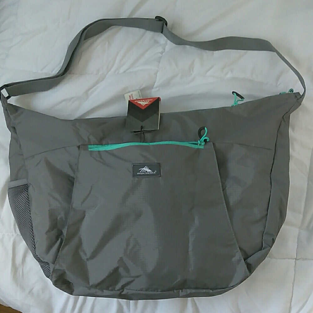 NWT Large Yoga Duffel-Collapsible